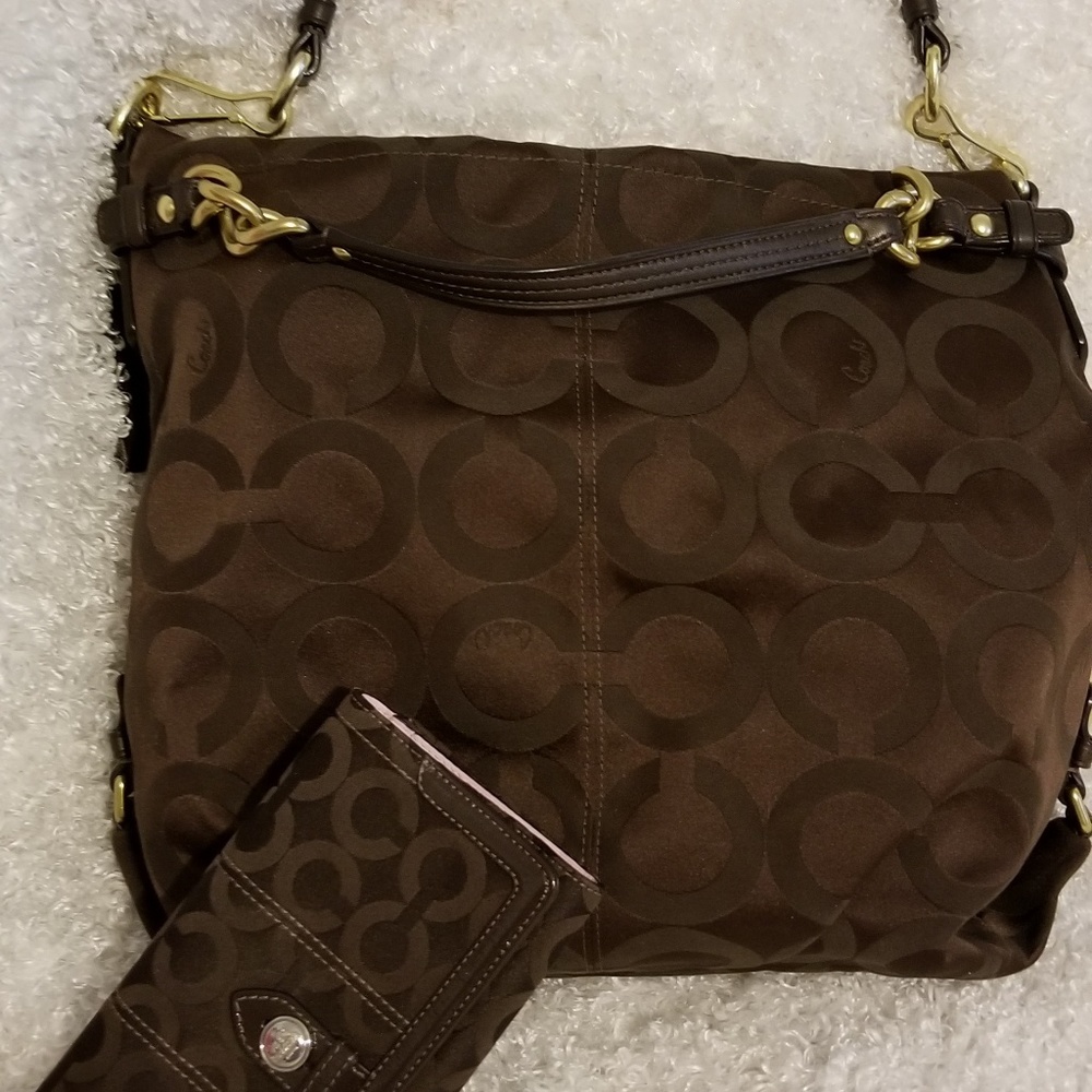 Coach purse and wallet to match